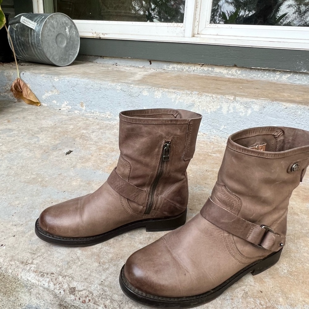 OLUKAI tan smoke brown genuine leather ankle moto boots beige taupe 8.5 - Picture 3 of 15
